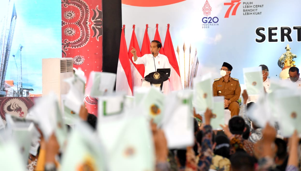 Jokowi Kembali Perintahkan Jajarannya Berantas Mafia Tanah